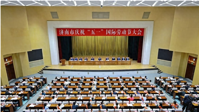 济南水务集团党委书记、董事长崔鹏炜荣获2025年“建功泉城”创新创优劳动竞赛个人一等奖