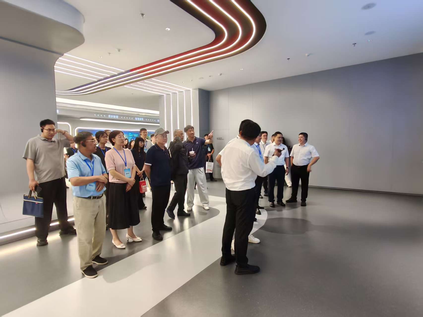 崔鹏炜带队参加供水管网技术交流会